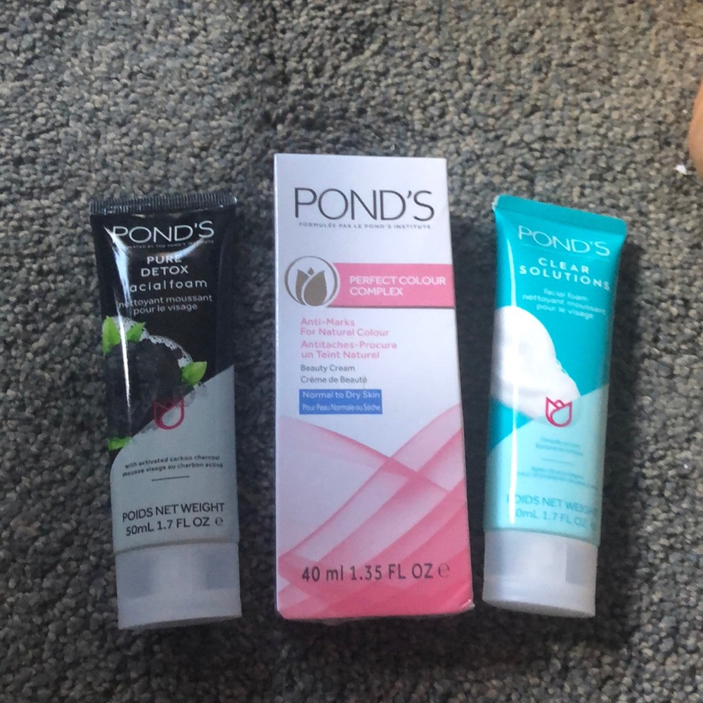 Ponds Set of 3 / 2 Facial Foams & 1 Perfect Colour Complex